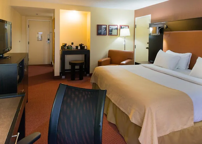 Greentree West Hotel