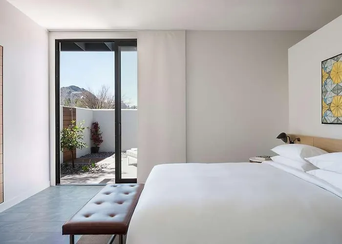 Greentree West Hotel