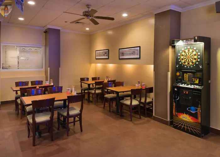 Greentree West Hotel 3*