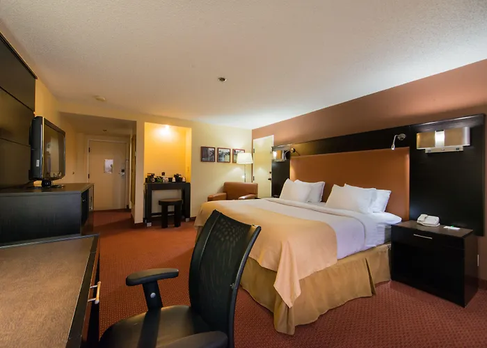 Greentree West Hotel