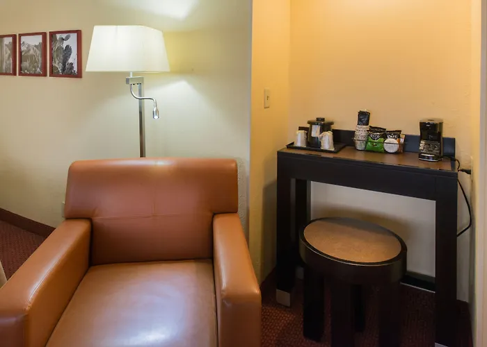 Greentree West Hotel