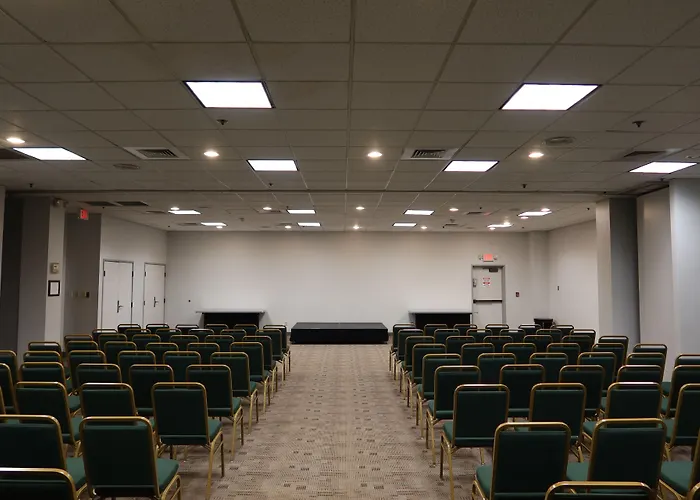 Greentree West Hotel